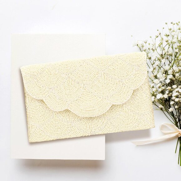 Scallop Cut Beaded Clutch / Crossbody Bag in Ivory with Gold Chain NEW NWT - Picture 6 of 14